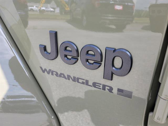 Used 2026 Jeep Wrangler Unlimited Sahara AWD/4WD image 27