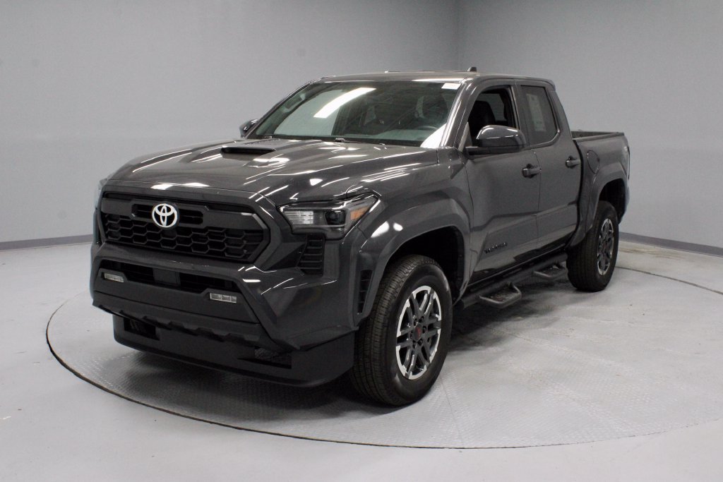 Used 2025 Toyota Tacoma TRD Sport AWD/4WD image 7