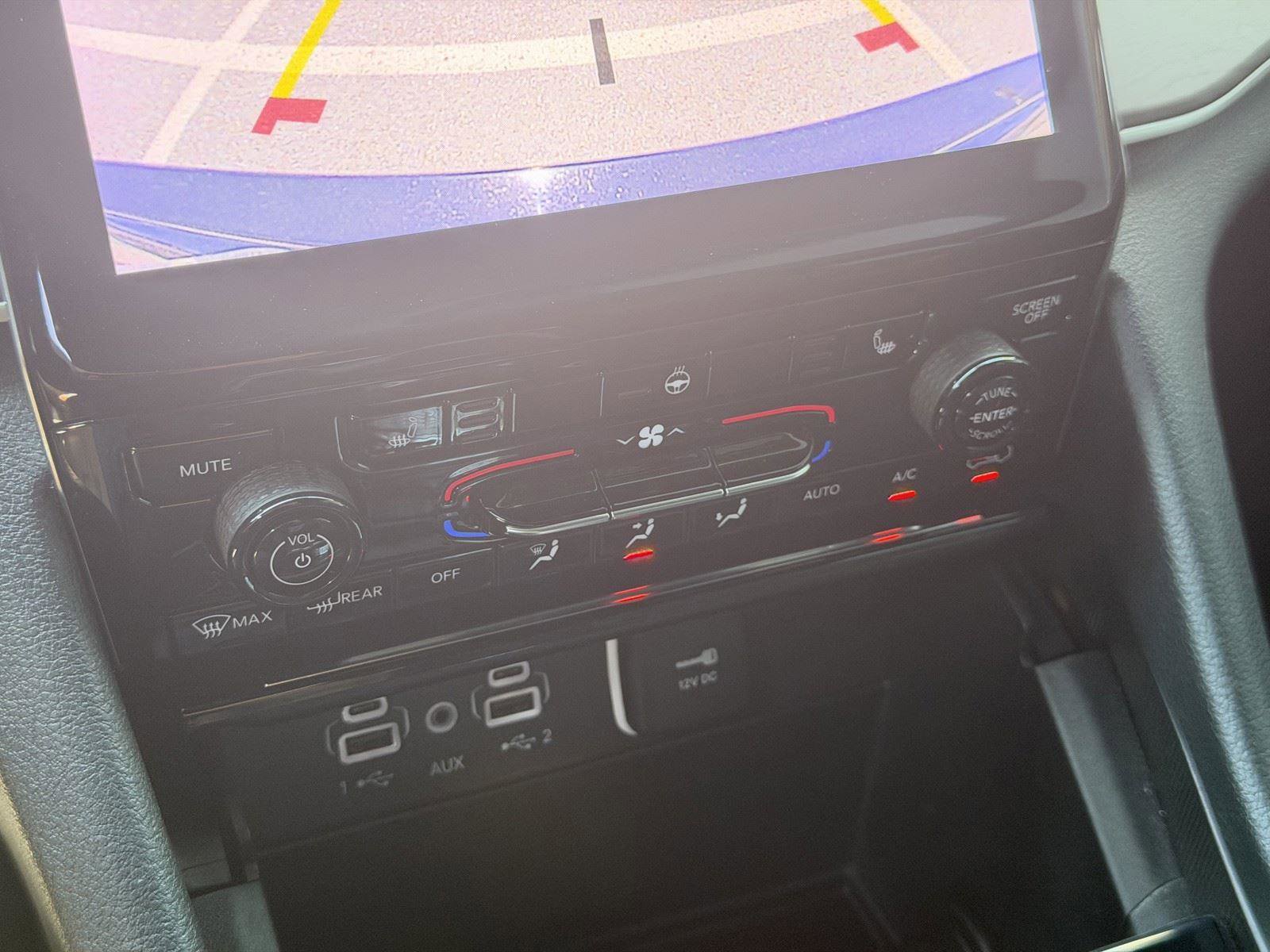 Used 2025 Jeep Grand Cherokee Limited w/ Black Appearance Package image 11