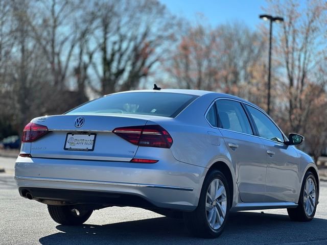 Used 2018 Volkswagen Passat 2.0T SE image 5