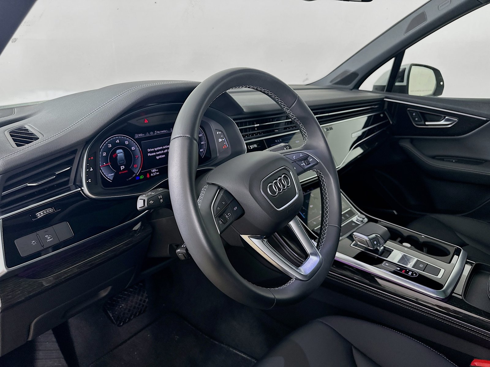 Certified 2025 Audi Q7 2.0T Premium AWD/4WD image 32