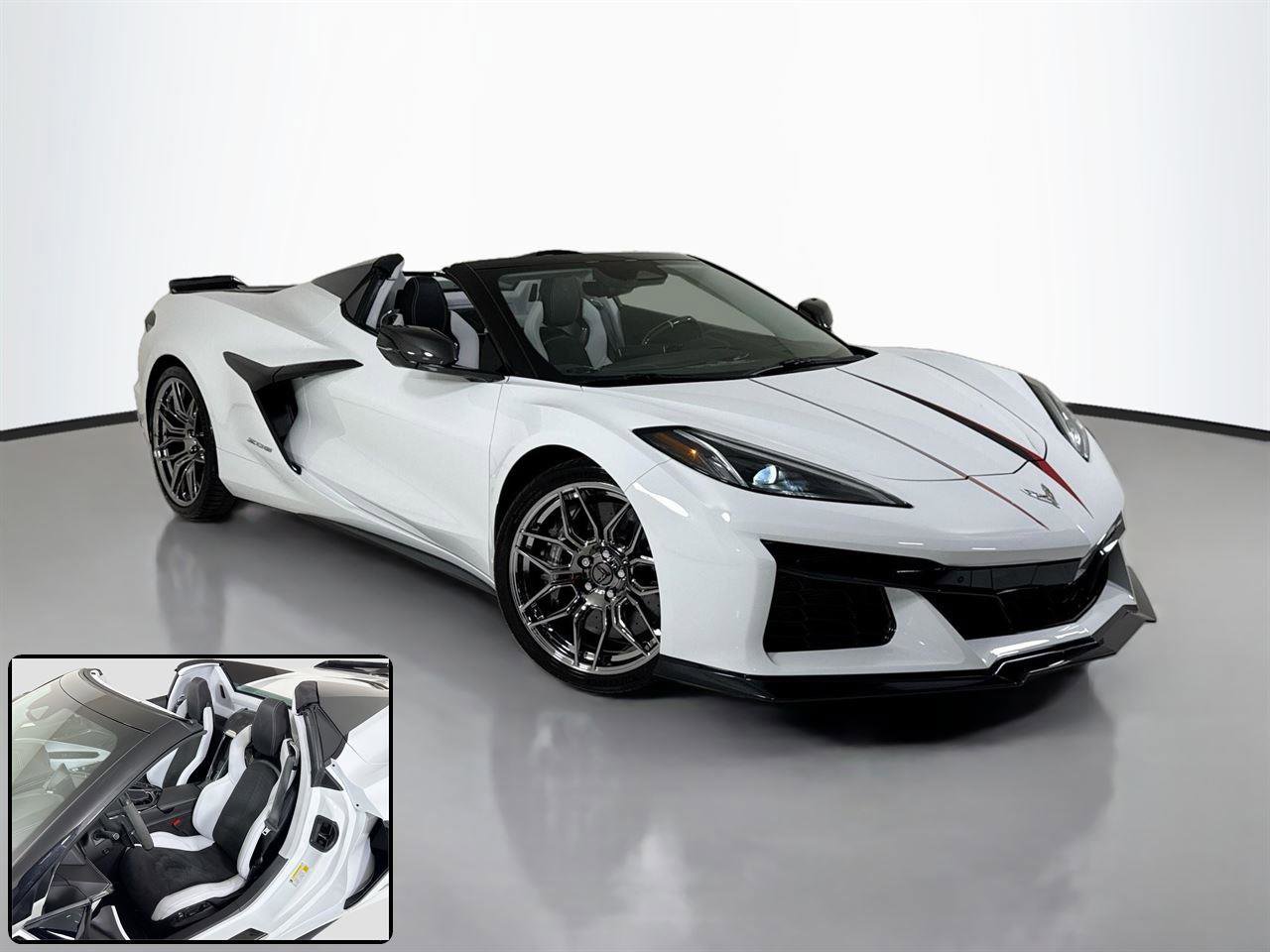 Used 2025 Chevrolet Corvette Z06 RWD image 2