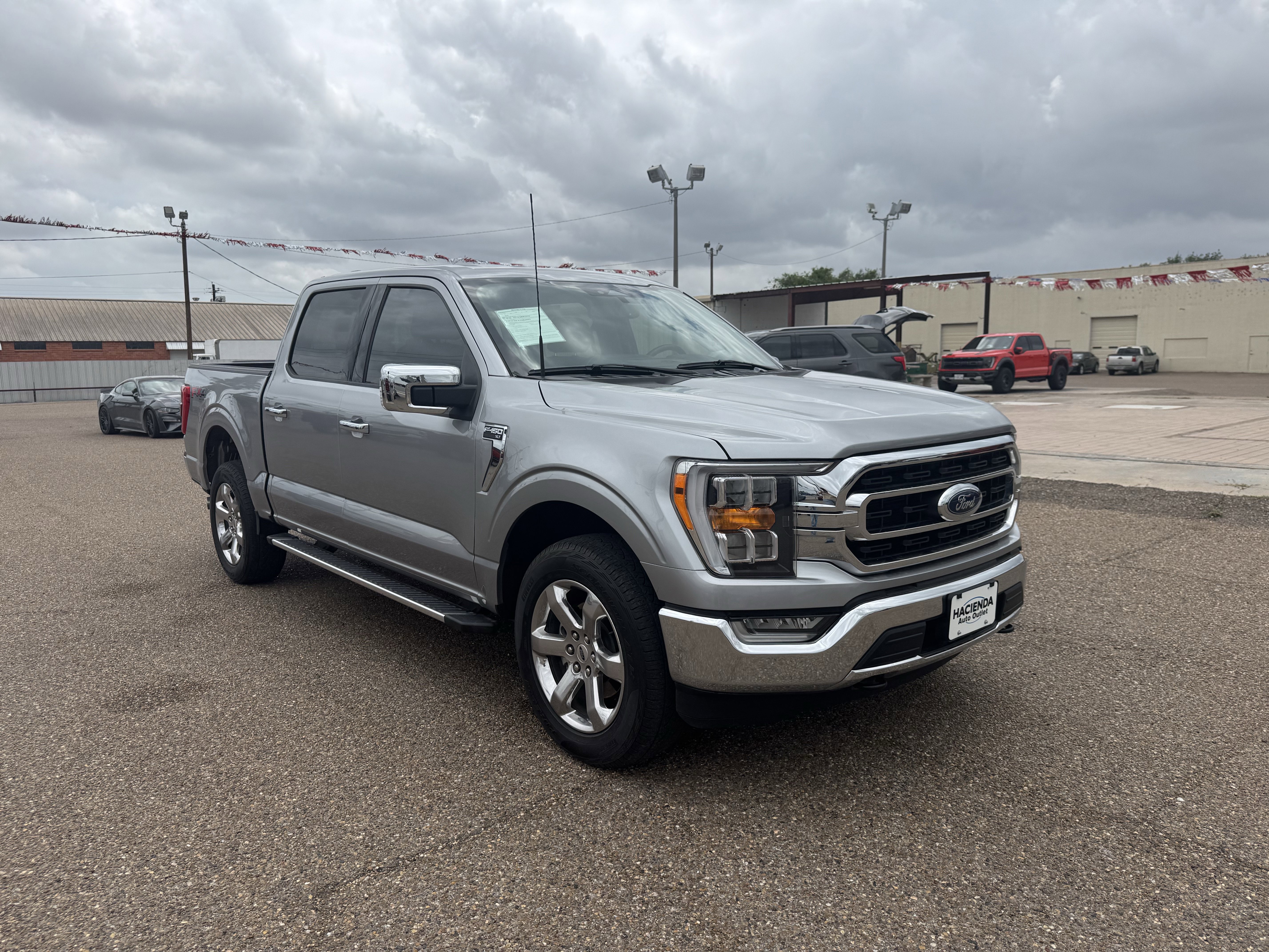 Used 2022 Ford F150 XLT w/ Equipment Group 302A High AWD/4WD image 5