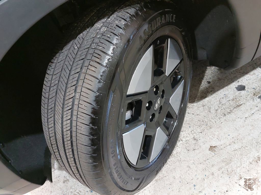 Used 2025 Hyundai Santa Fe SEL AWD/4WD image 32