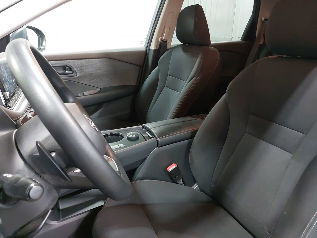 Used 2023 Nissan Rogue S image 14