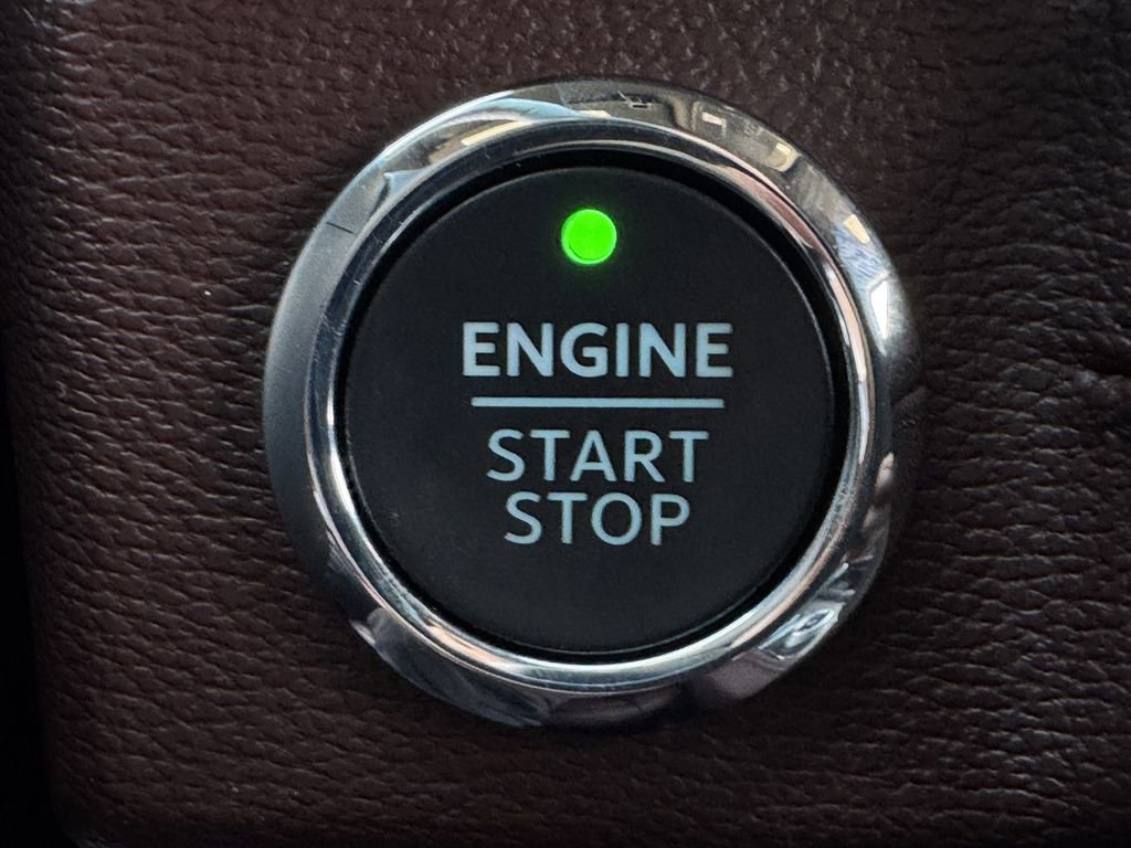 Used 2023 Ford Expedition Limited image 21