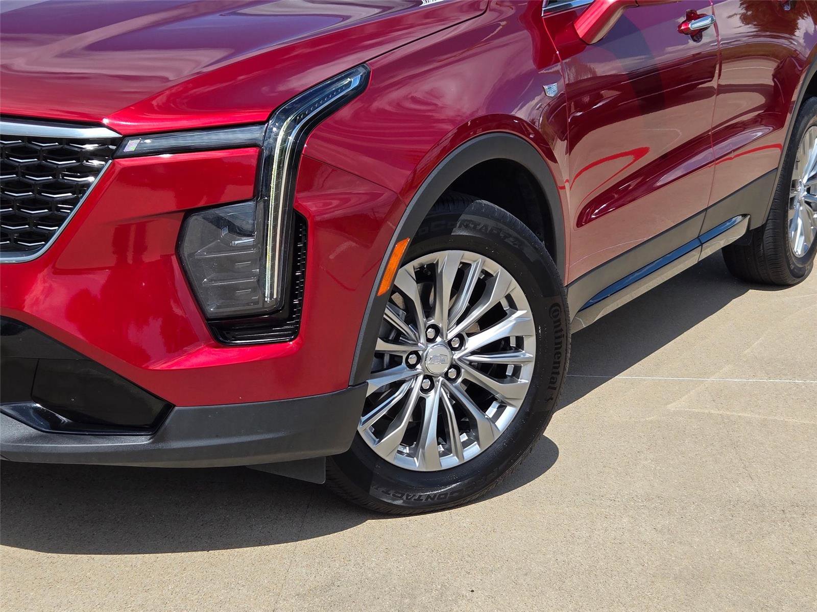 Used 2024 Cadillac XT4 Premium Luxury w/ Cold Weather Package FWD image 7