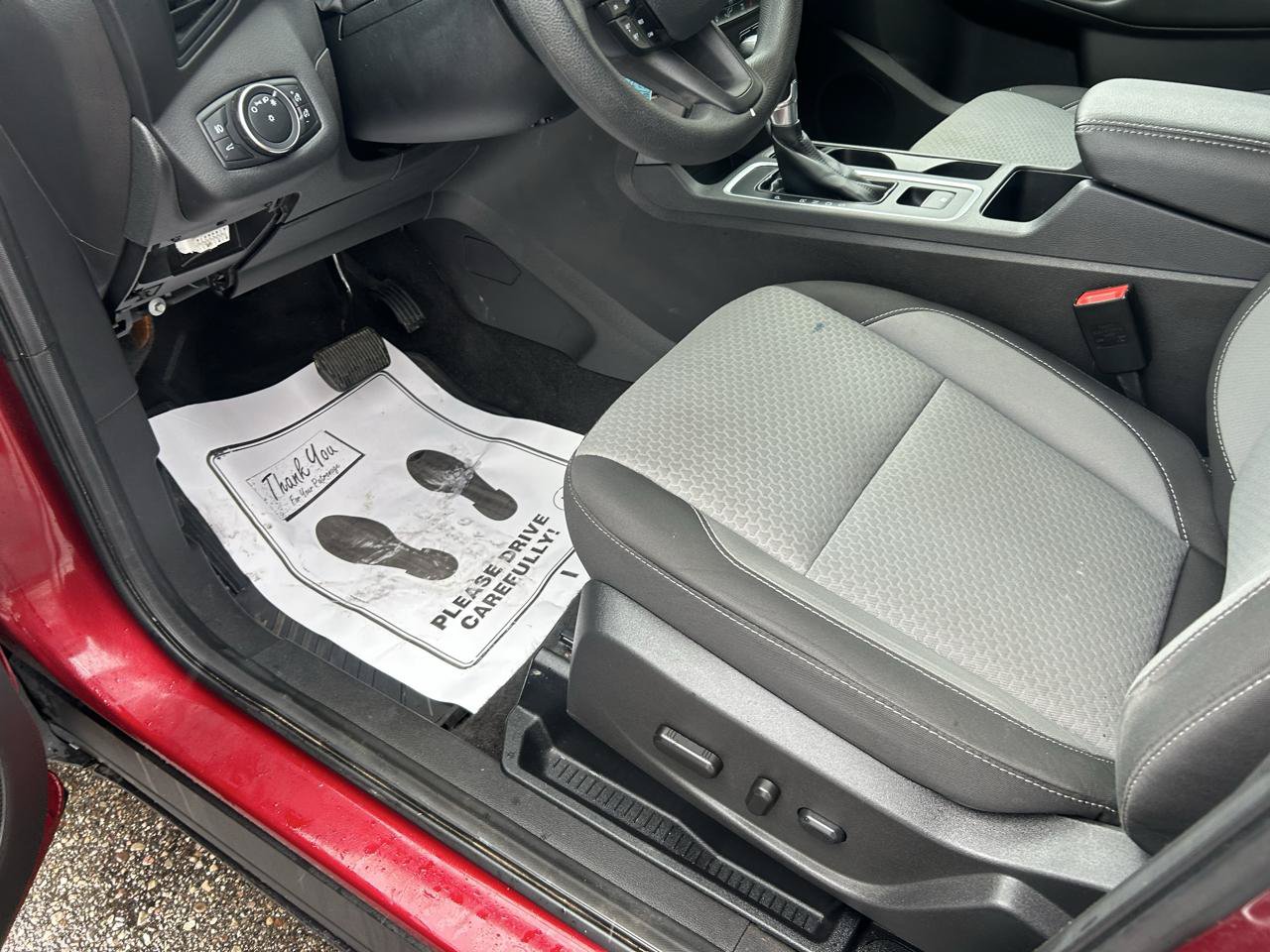 Used 2017 Ford Escape SE w/ Equipment Group 201A FWD image 10
