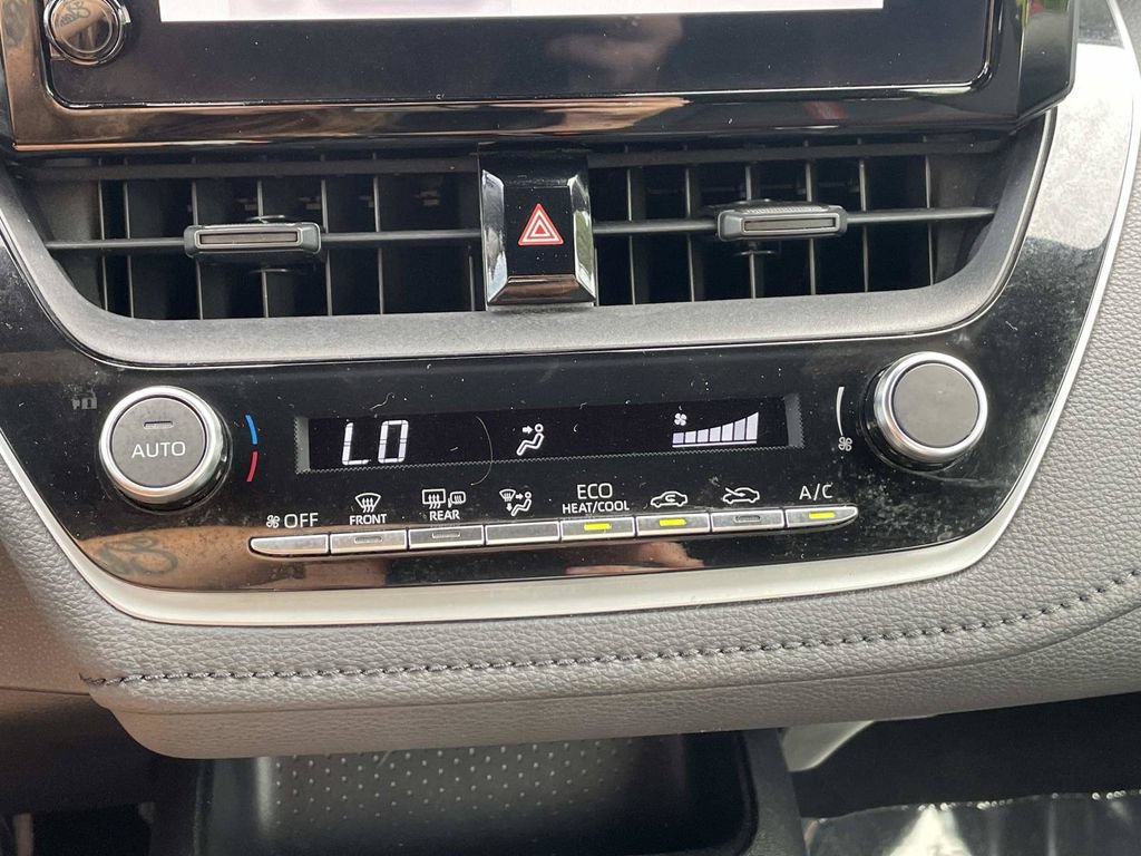 Used 2023 Toyota Corolla SE FWD image 37