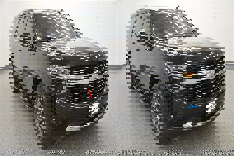 Used 2021 Chevrolet Suburban LT RWD image 7