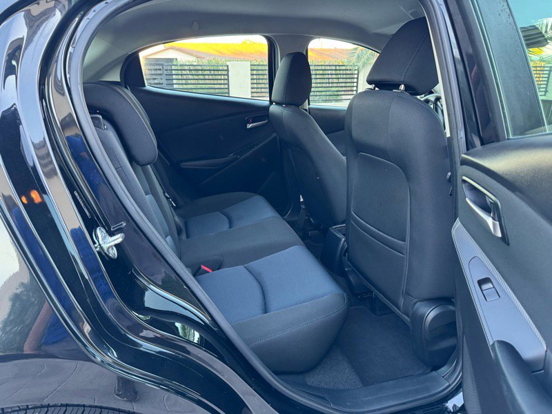 Used 2020 Toyota Yaris LE image 19