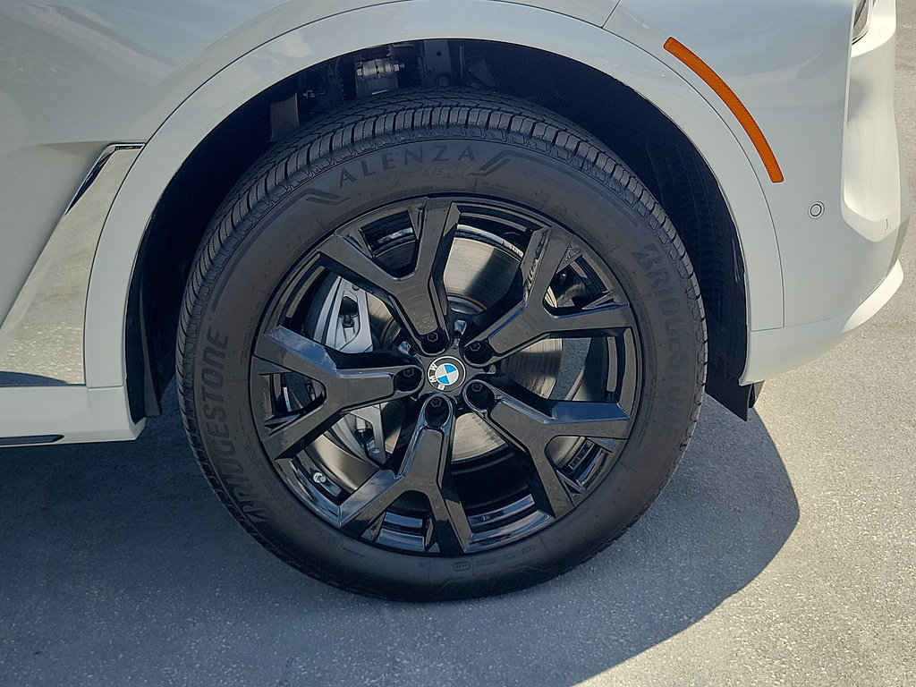 Used 2026 BMW X7 xDrive40i AWD/4WD image 5