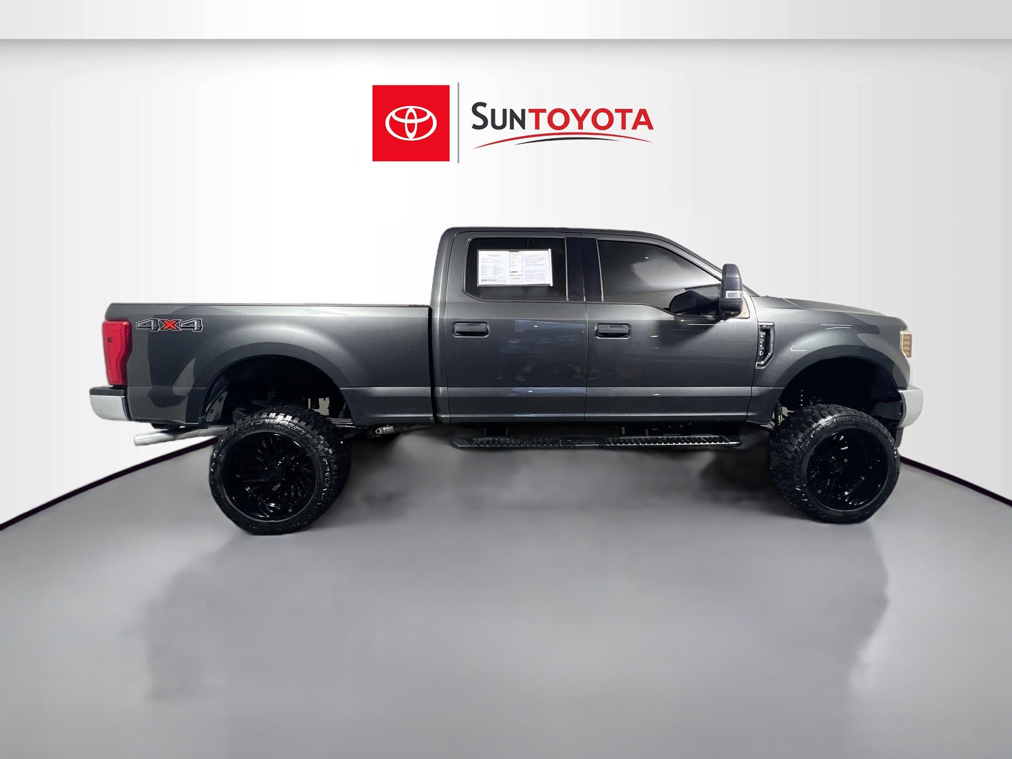 Used 2019 Ford F250 XLT AWD/4WD image 2