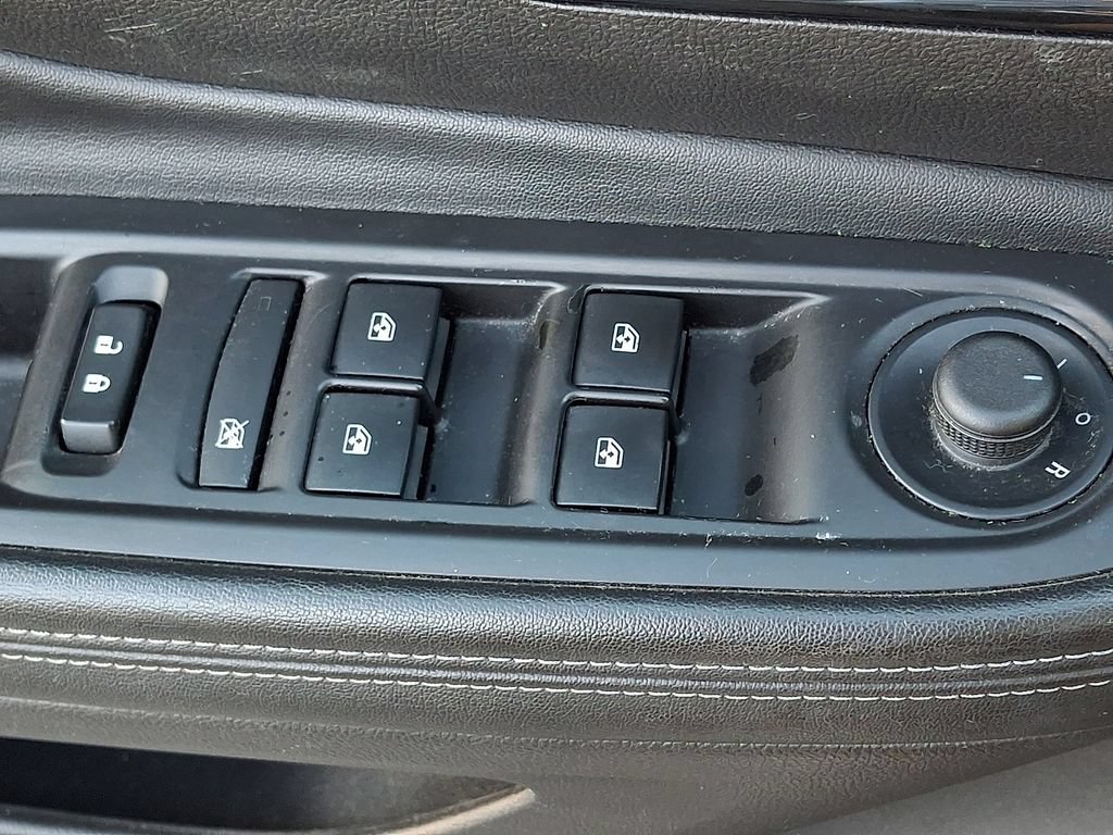 Used 2019 Buick Encore Sport Touring AWD/4WD image 26
