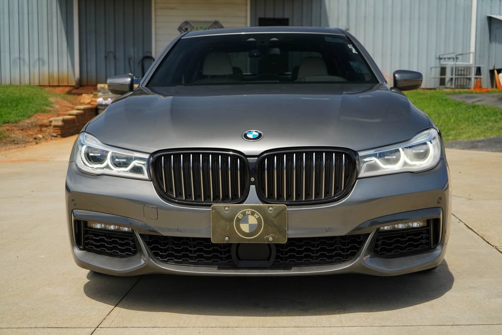 Used 2019 BMW 750i w/ Executive Package RWD image 17