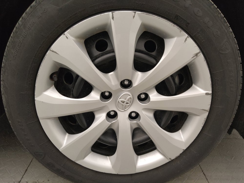 Used 2024 Toyota Corolla LE FWD image 31