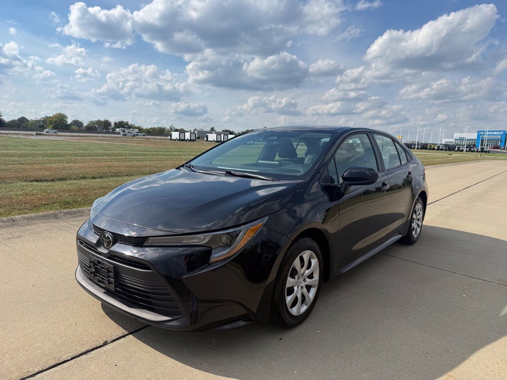 Used 2024 Toyota Corolla LE FWD image 7