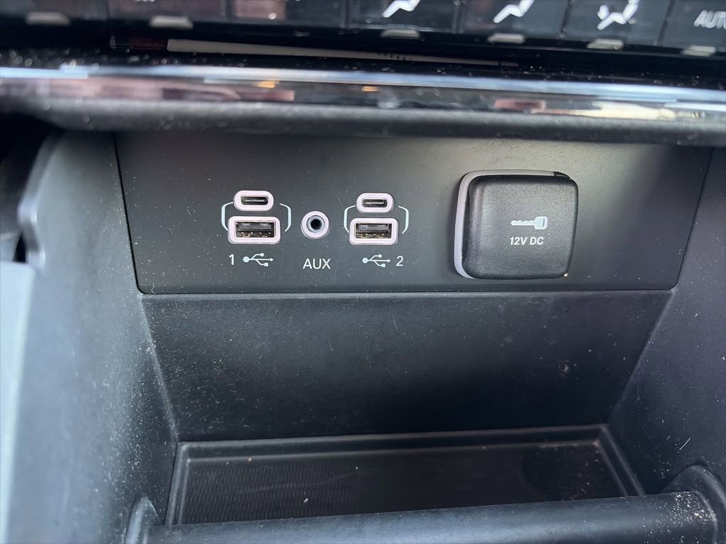 Used 2023 Jeep Grand Cherokee L Limited image 29