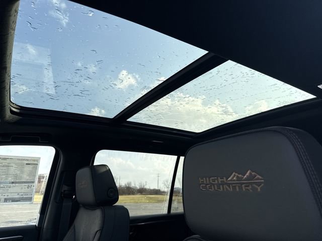 New 2026 Chevrolet Suburban High Country image 13