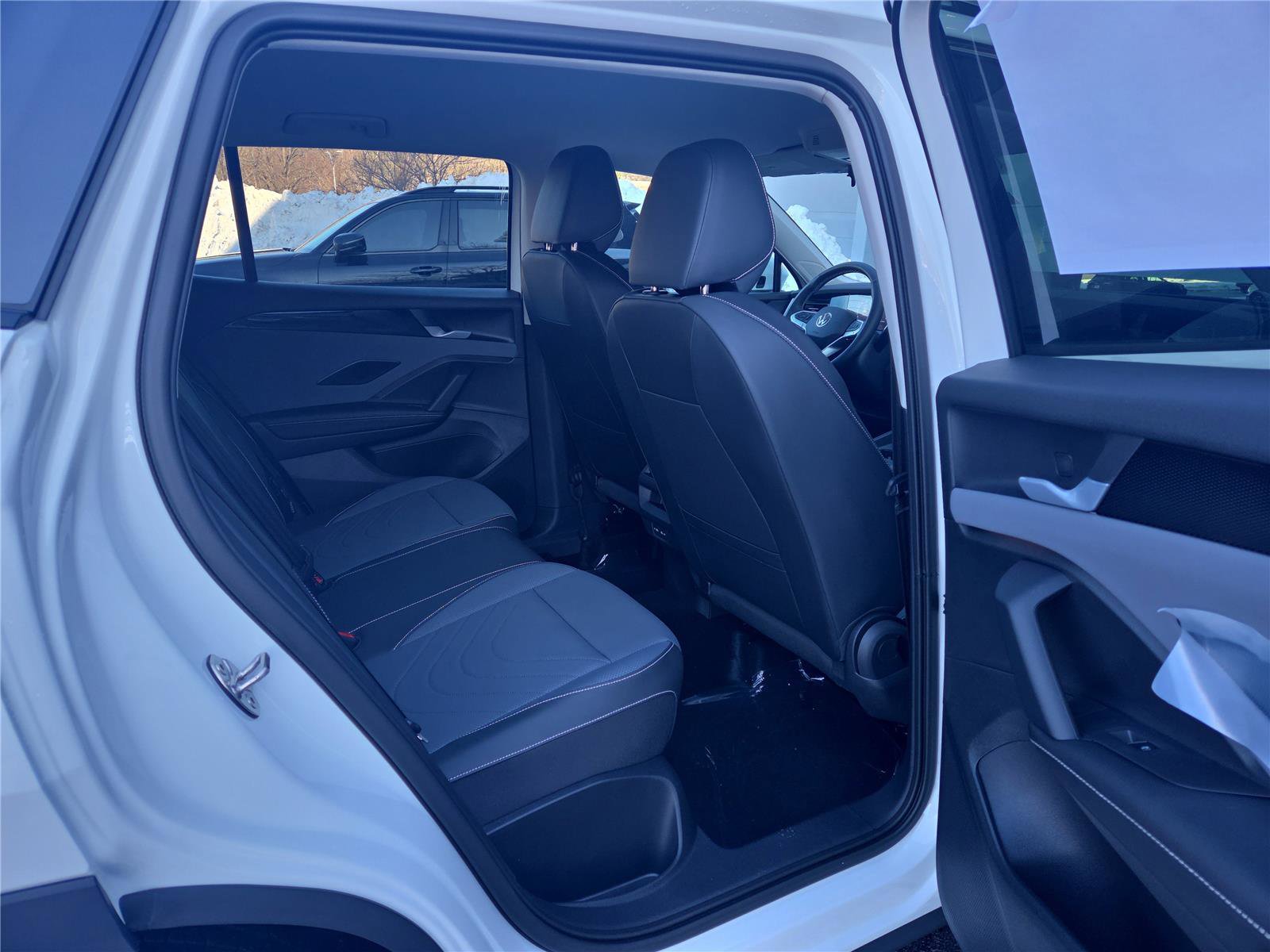 New 2026 Volkswagen Tiguan SE image 30