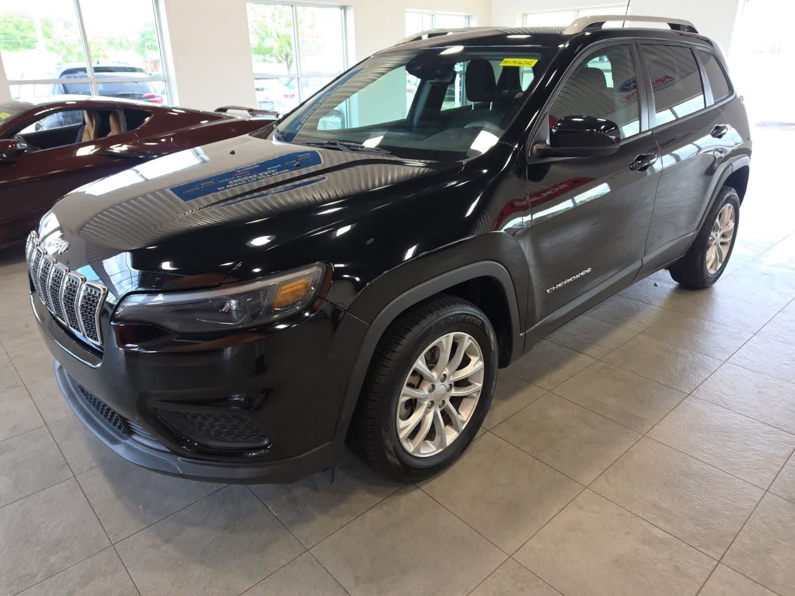 Used 2021 Jeep Cherokee Latitude FWD image 1