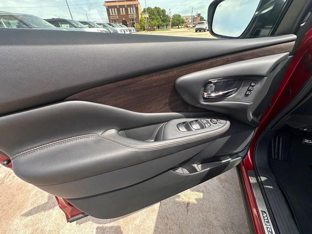 Certified 2024 Nissan Murano Platinum FWD image 14