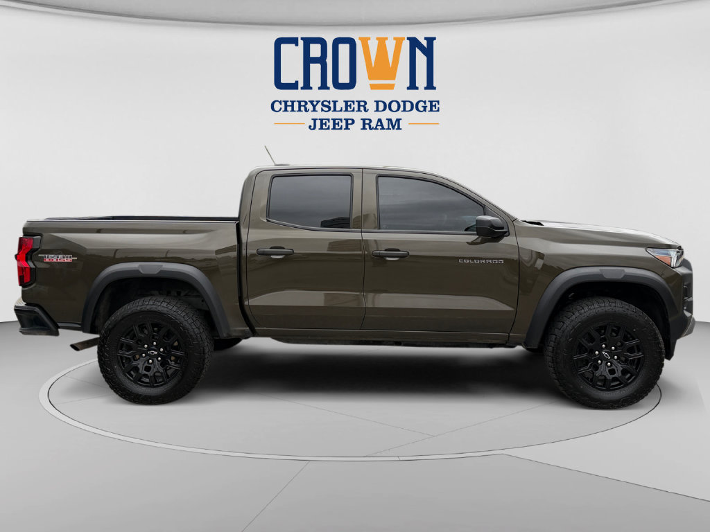 Used 2024 Chevrolet Colorado Trail Boss w/ Advanced Trailering Package AWD/4WD image 2