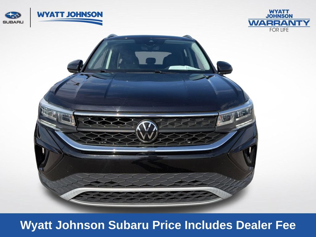 Used 2024 Volkswagen Taos SE FWD image 11