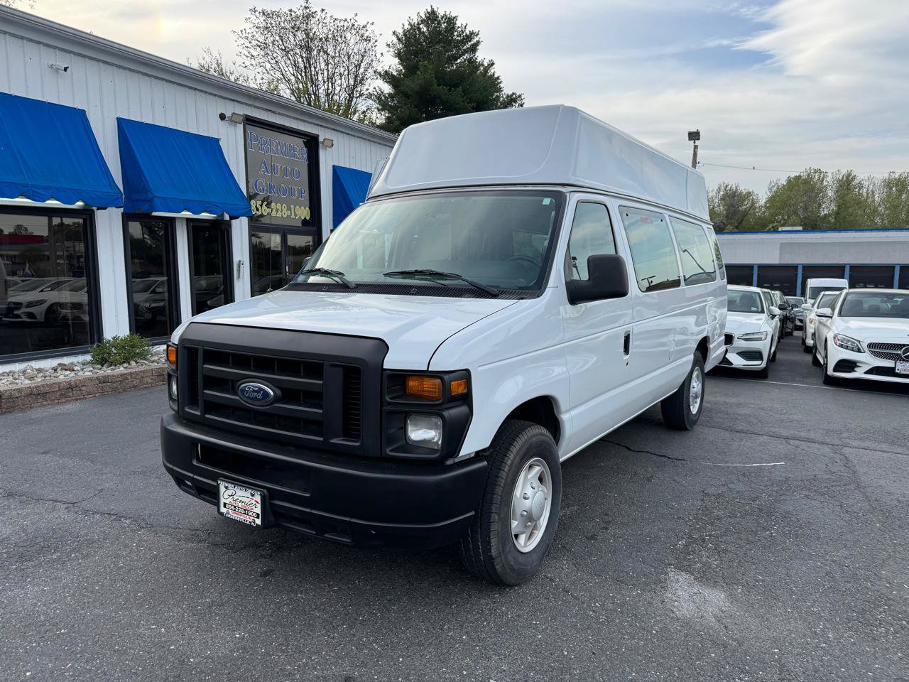 Used 2009 Ford E-250 and Econoline 250 Extended RWD image 1