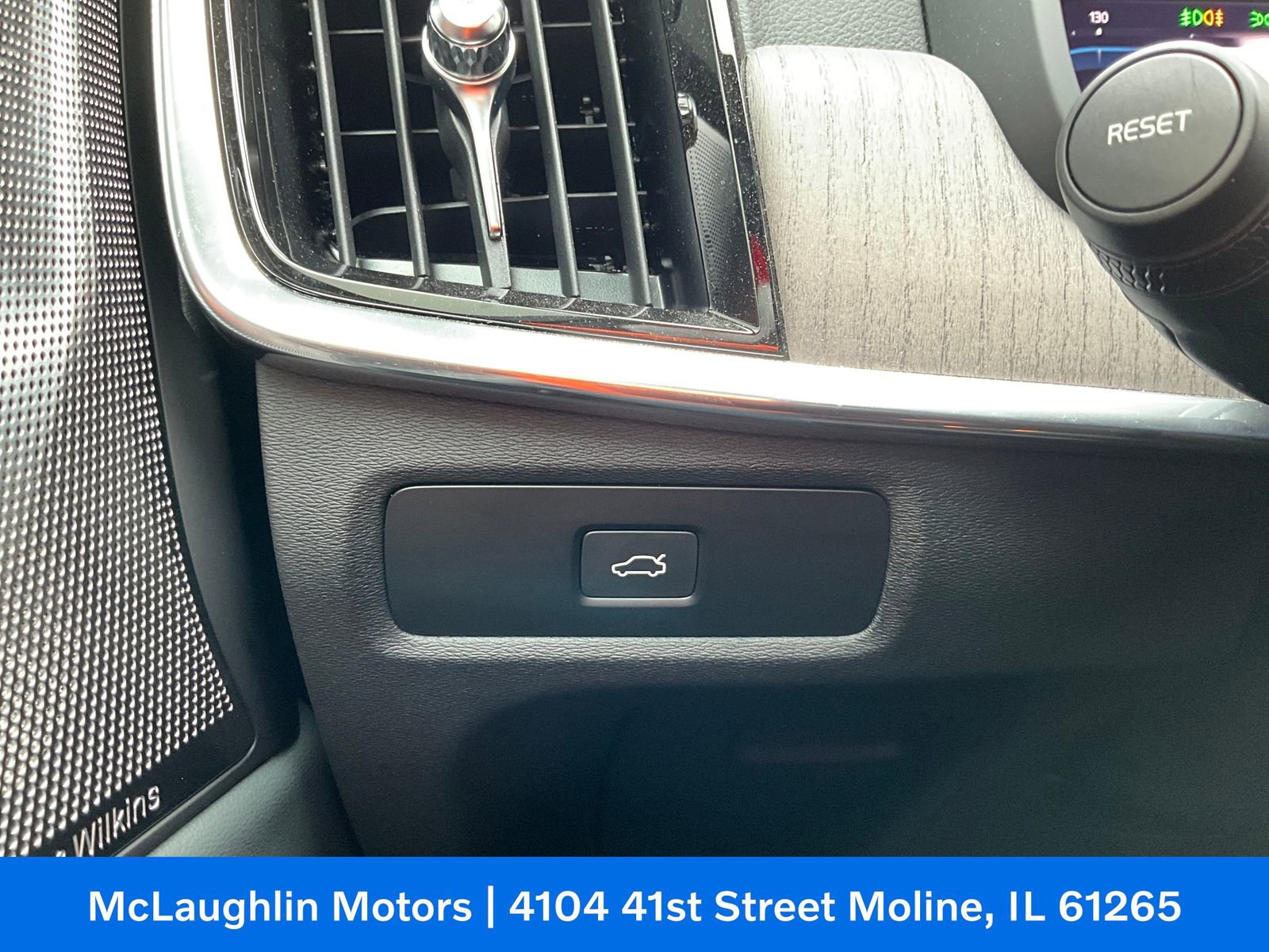 Certified 2024 Volvo S90 B6 Ultimate w/ Protection Package Premier image 24