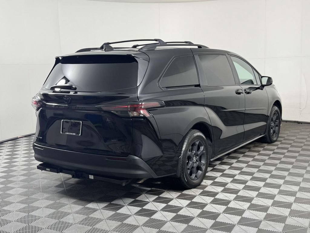 Used 2025 Toyota Sienna XLE Woodland Edition AWD/4WD image 10