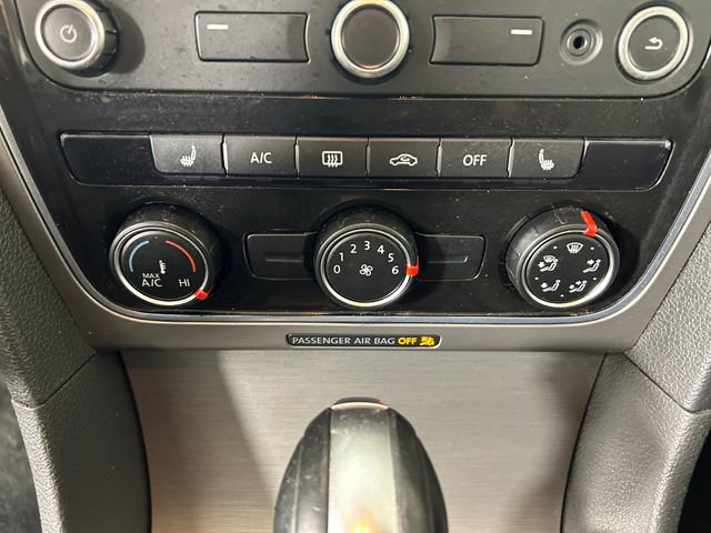 Used 2015 Volkswagen Passat 1.8T SE image 24