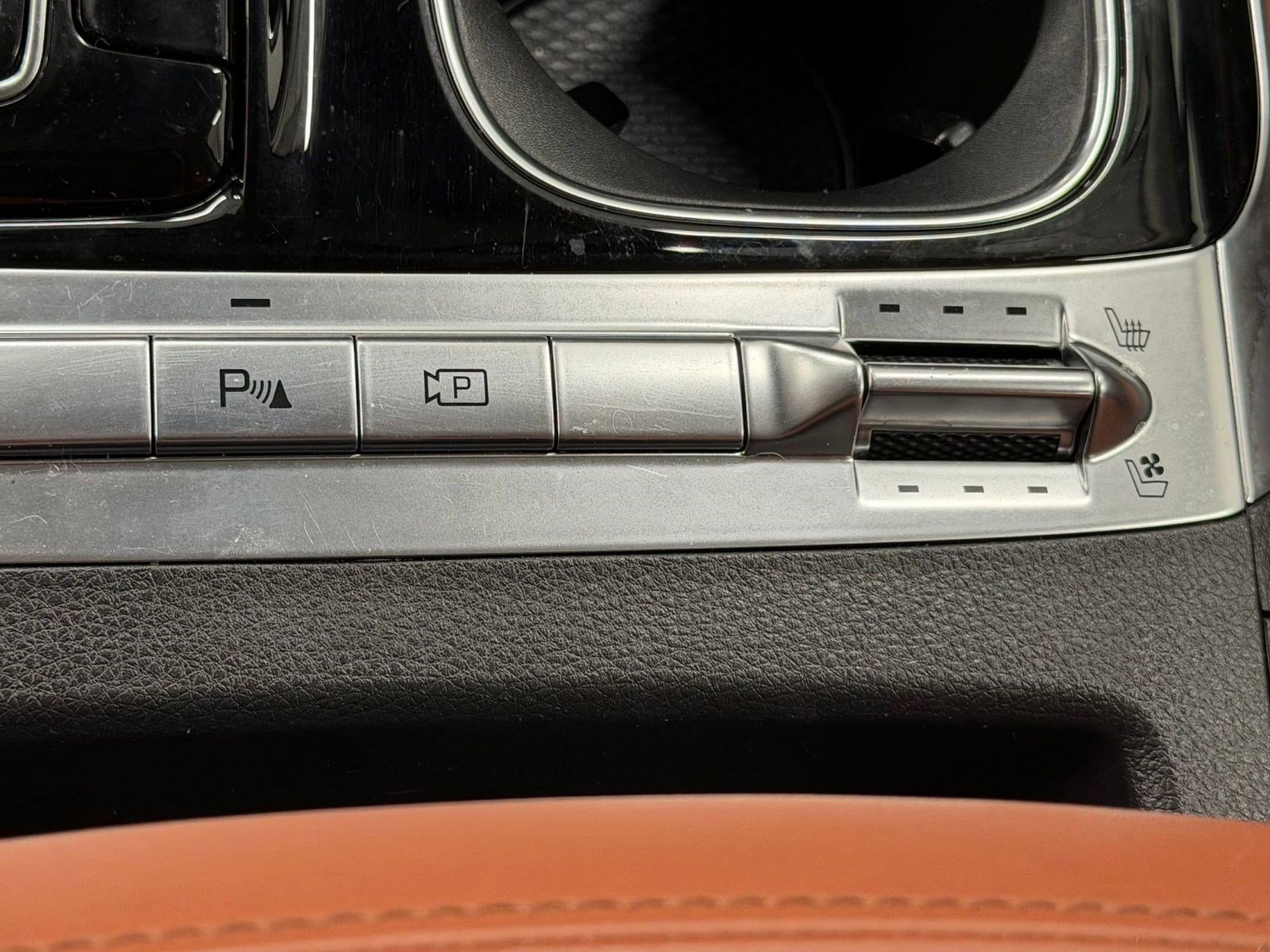 Used 2024 Kia Carnival SX image 33