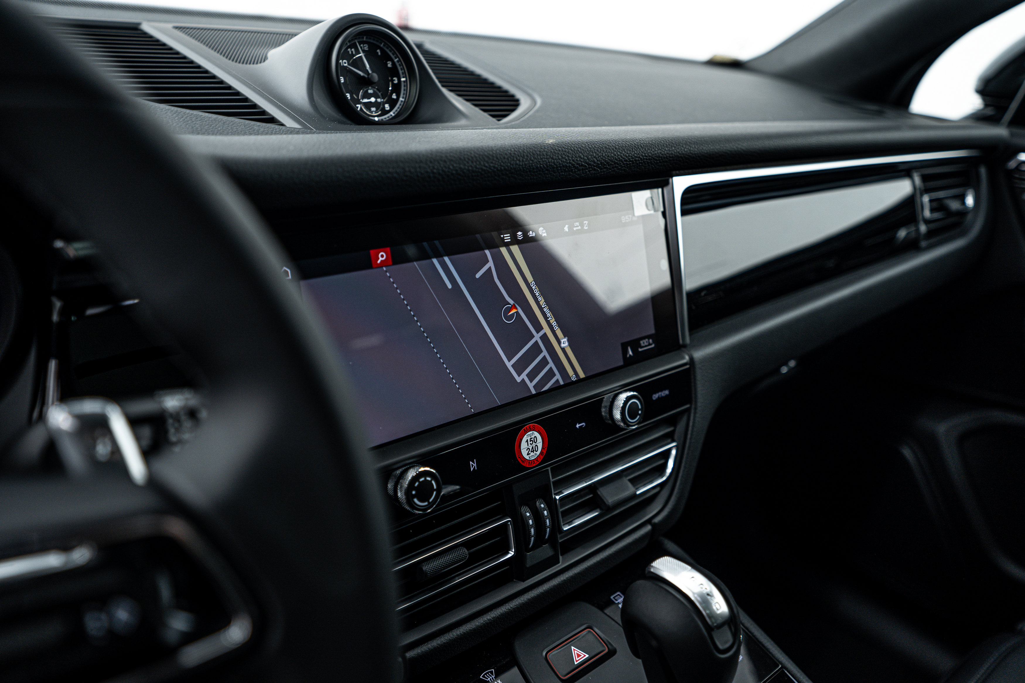 New 2025 Porsche Macan image 17