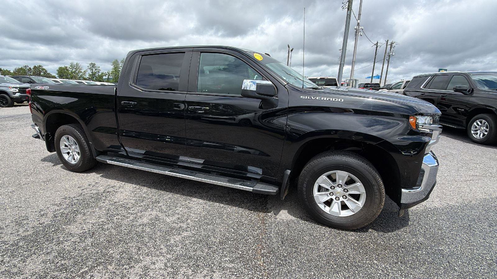 Used 2021 Chevrolet Silverado 1500 LT w/ Bed Protection Package AWD/4WD image 3