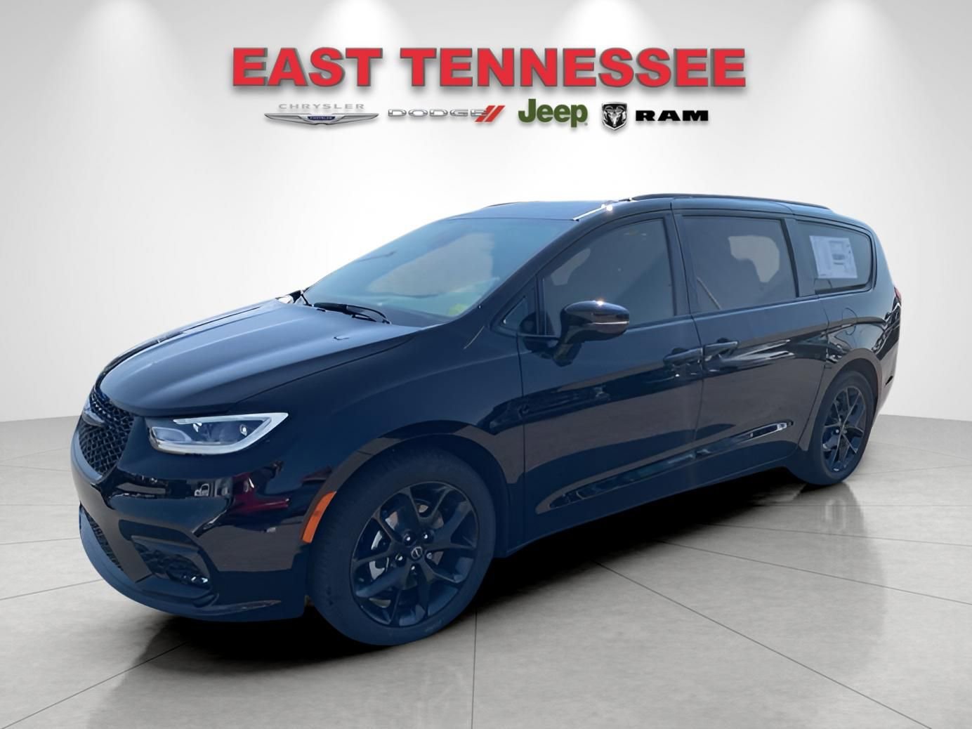 New 2026 Chrysler Pacifica Limited w/ S Appearance Package image 7