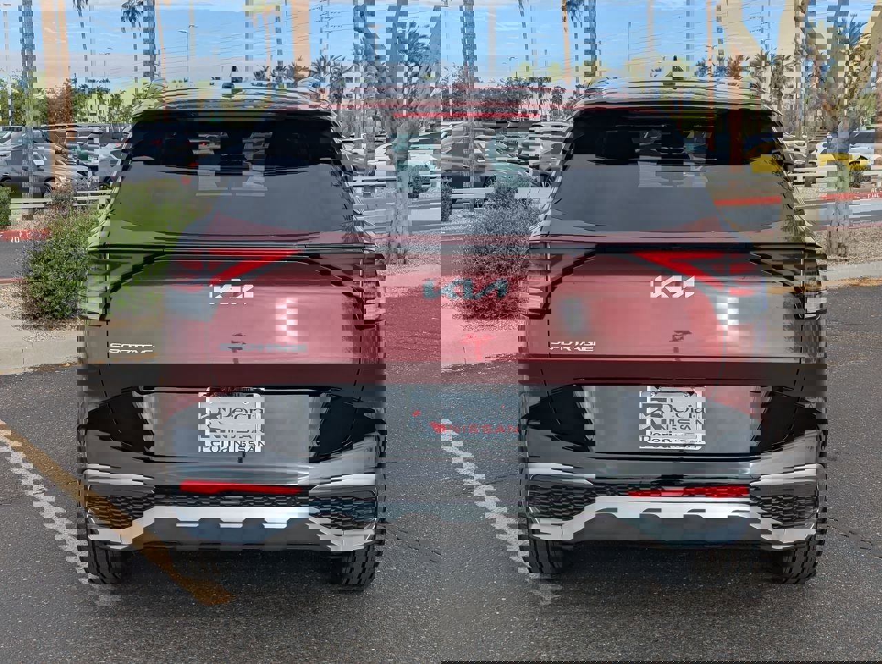 Used 2025 Kia Sportage SX image 5