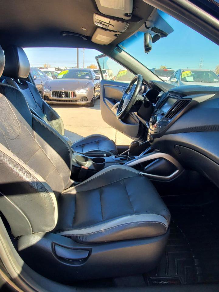 Used 2016 Hyundai Veloster Turbo FWD image 15