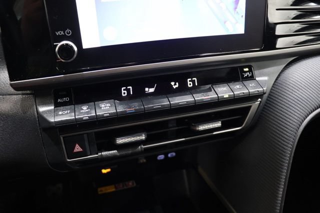 Used 2025 Toyota Camry SE FWD image 27