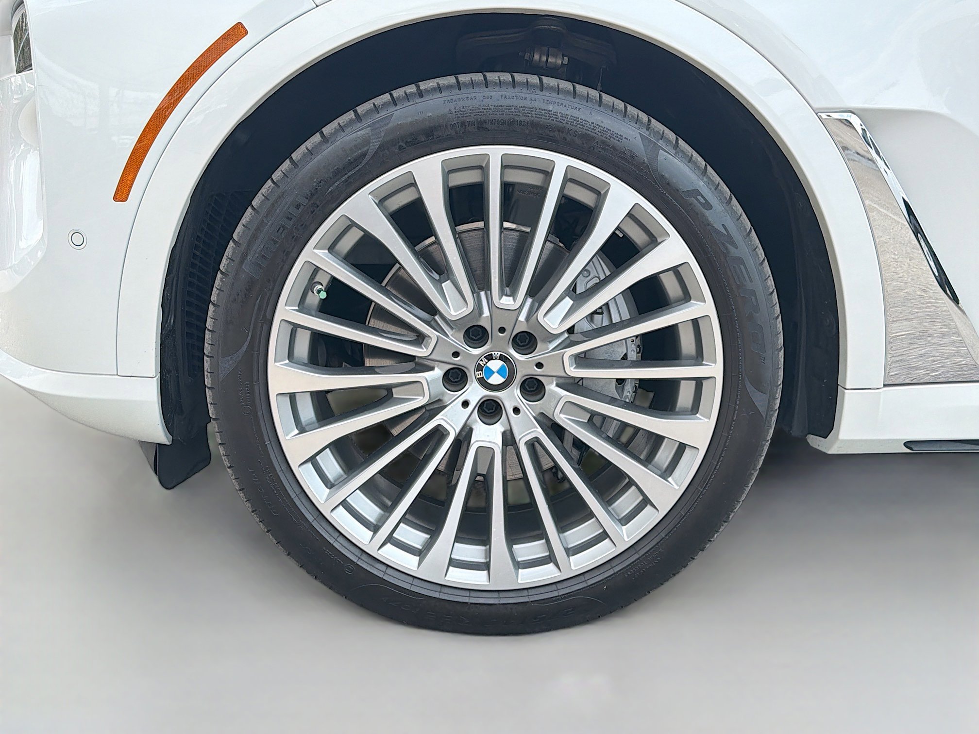 Used 2025 BMW X7 xDrive40i w/ Premium Package image 45