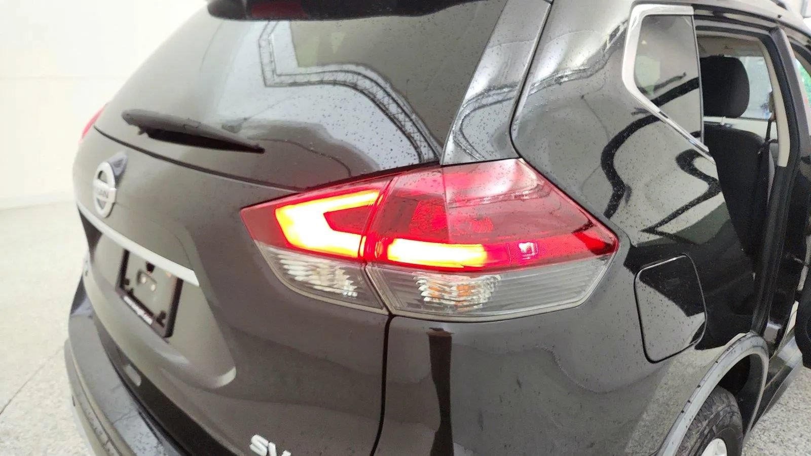 Used 2020 Nissan Rogue SV AWD/4WD image 15
