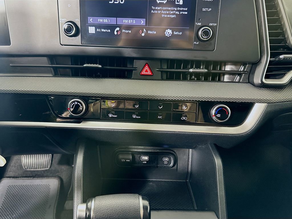 Used 2024 Kia Sportage LX image 15