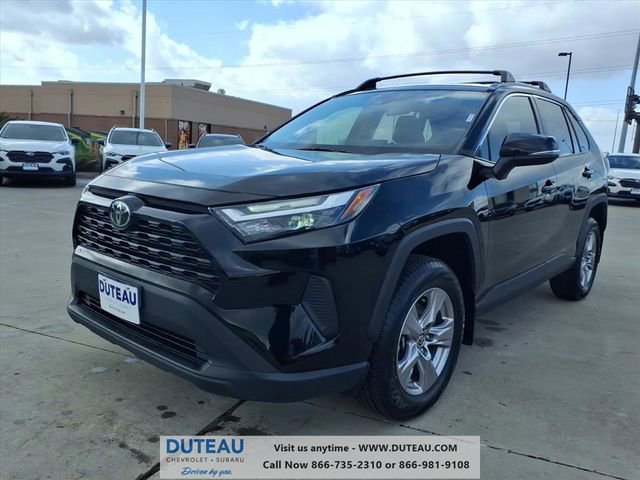 Used 2022 Toyota RAV4 XLE image 3