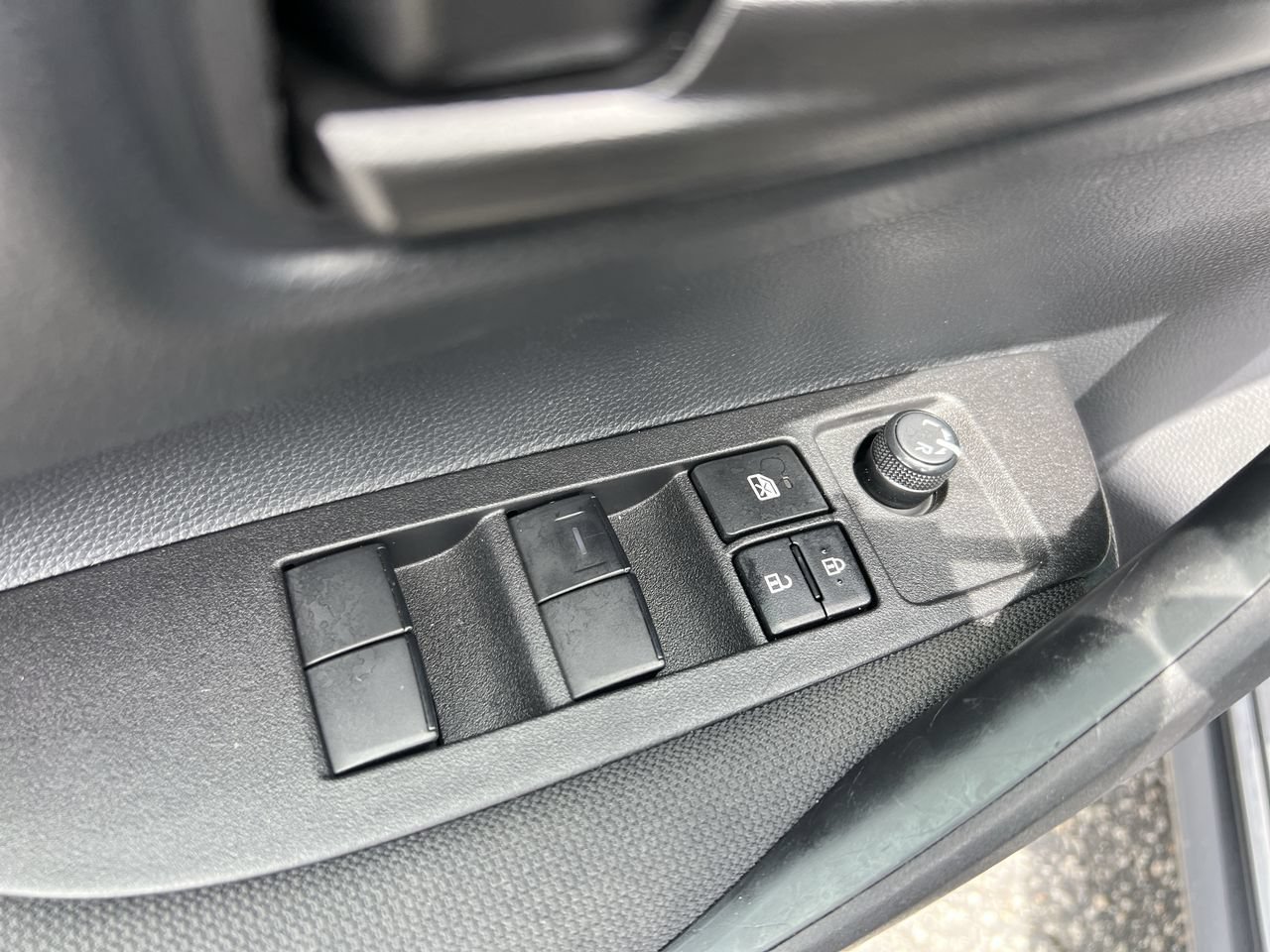 Used 2025 Toyota Corolla LE FWD image 15