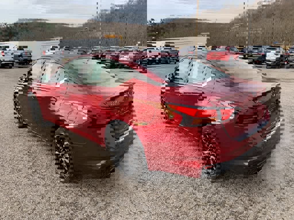 Used 2023 Nissan Altima 2.5 SR w/ SR Premium Package image 3