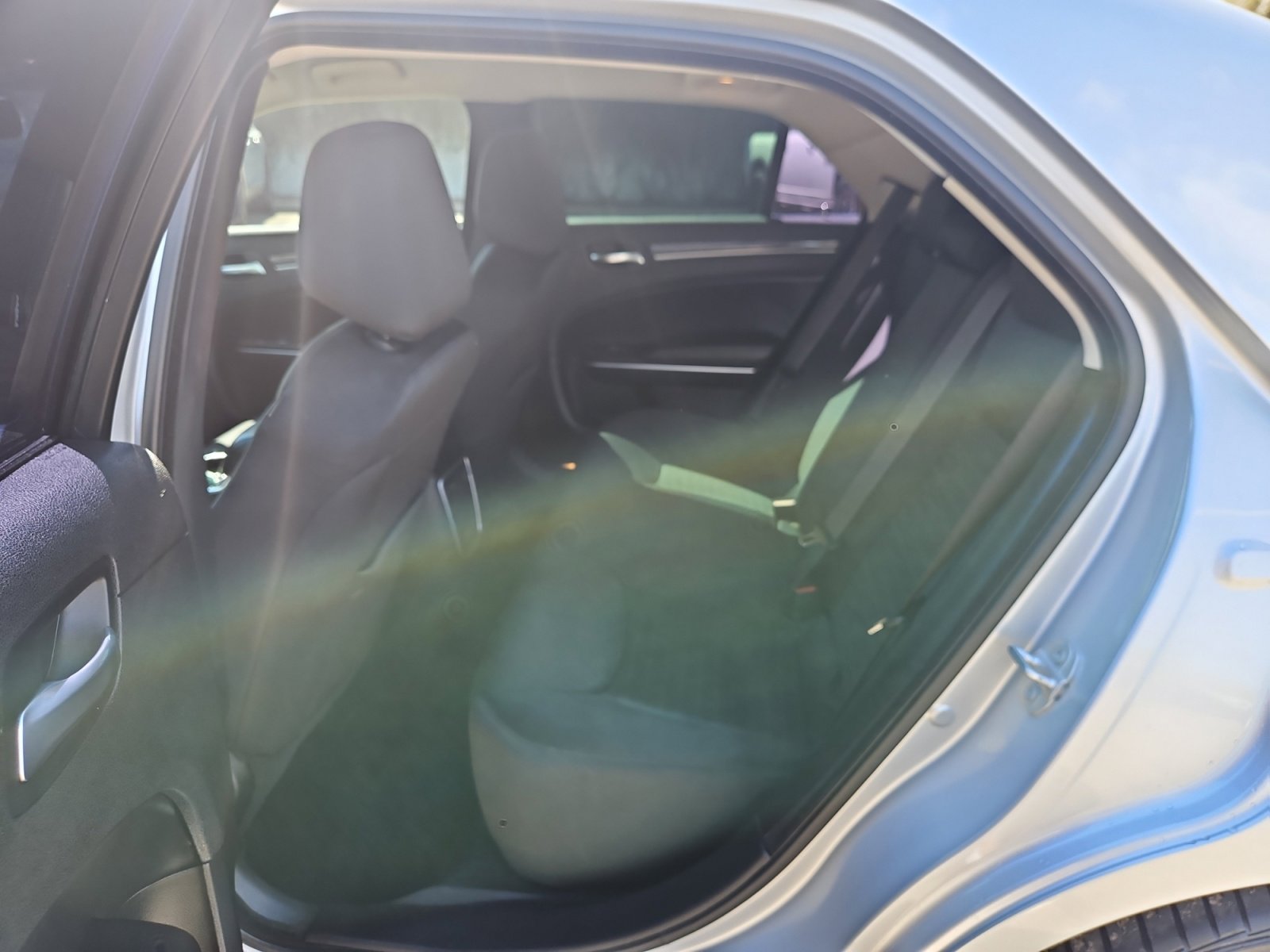 Used 2022 Chrysler 300 Touring w/ Sport Appearance Package image 17