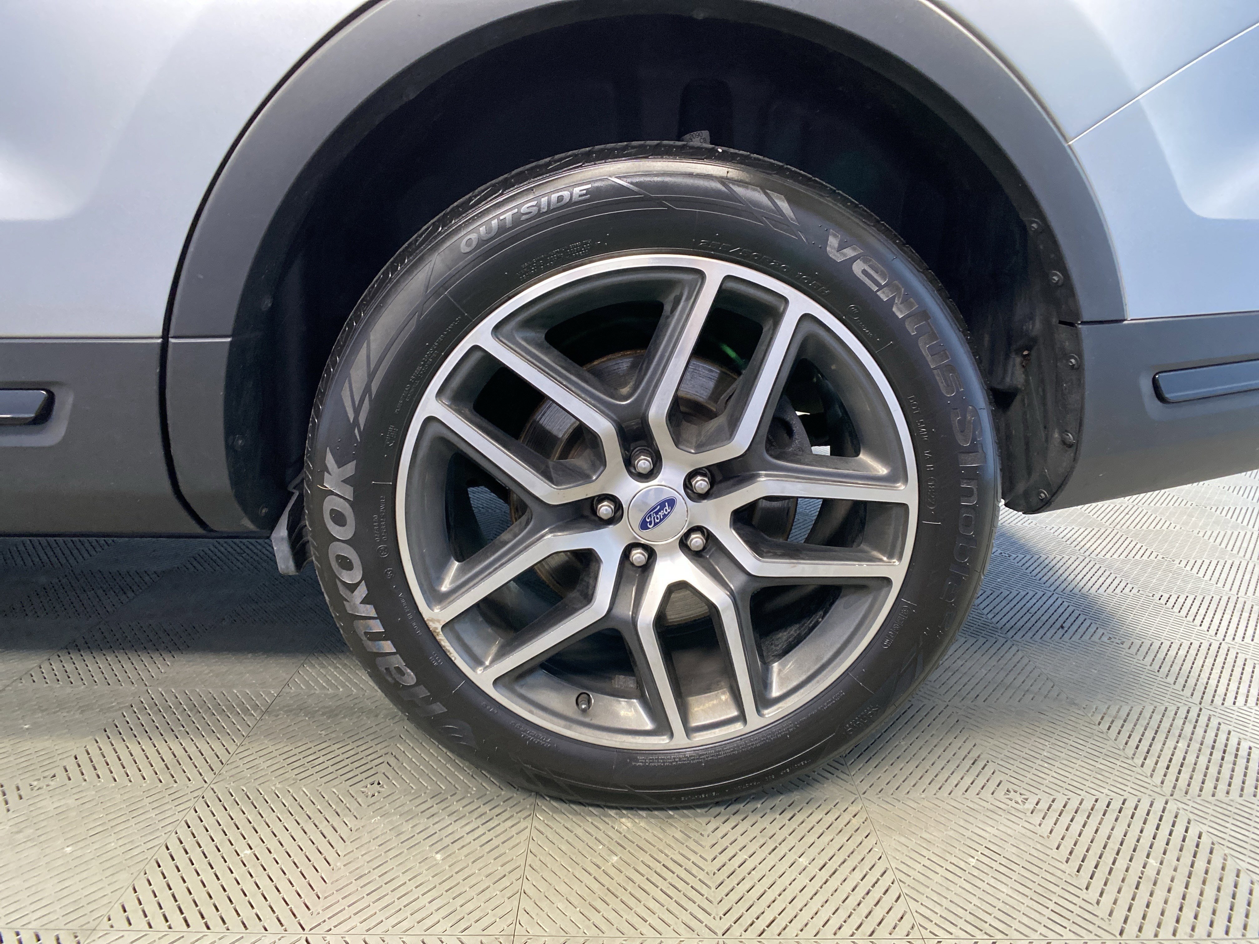 Used 2018 Ford Explorer Sport image 33