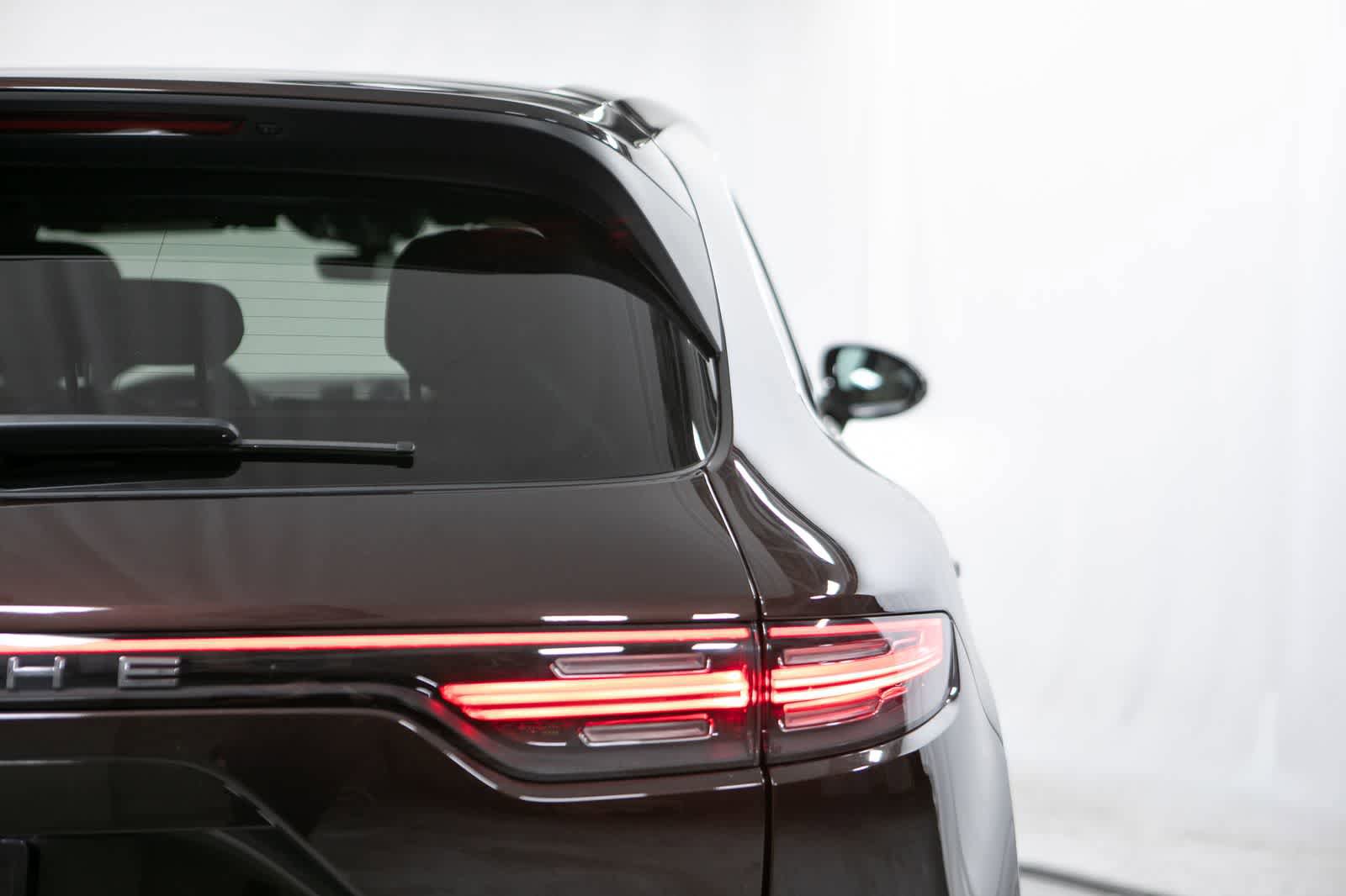 Certified 2023 Porsche Cayenne AWD/4WD image 21