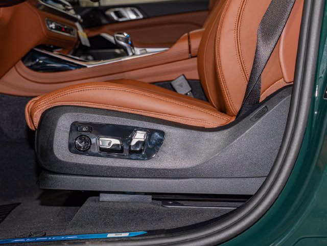 New 2026 BMW ALPINA XB7 AWD/4WD image 15