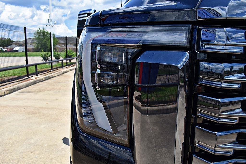 Used 2024 GMC Sierra 3500 Denali Ultimate AWD/4WD image 61